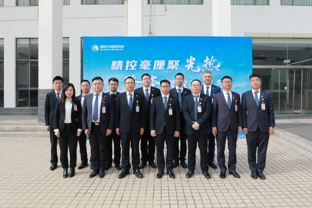 40996c3616fc351238af9fc74ea82fef.jpg 40996c3616fc351238af9fc74ea82fef.jpg