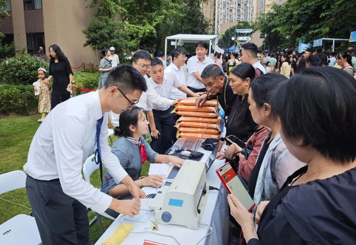 0e05f49d73cf8837f9fc1867e8e3182f.jpg 0e05f49d73cf8837f9fc1867e8e3182f.jpg