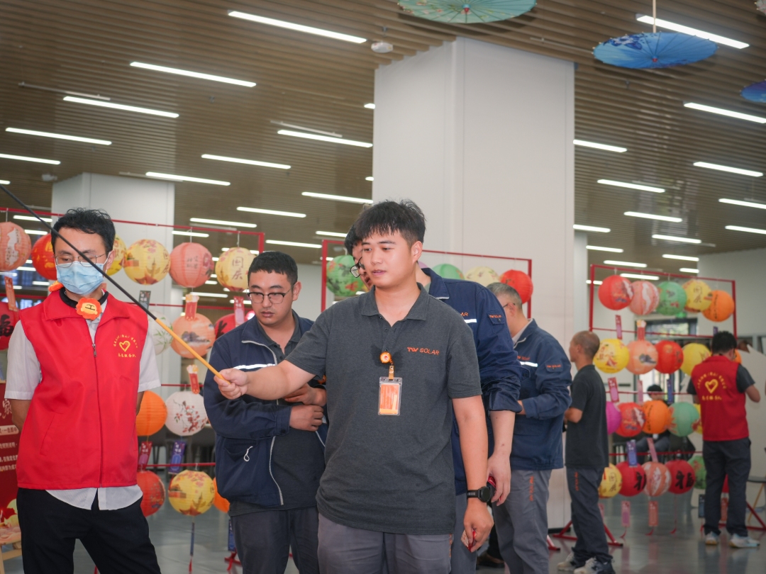64700ff116a0c4d11d75fc5ac054c2be.jpg